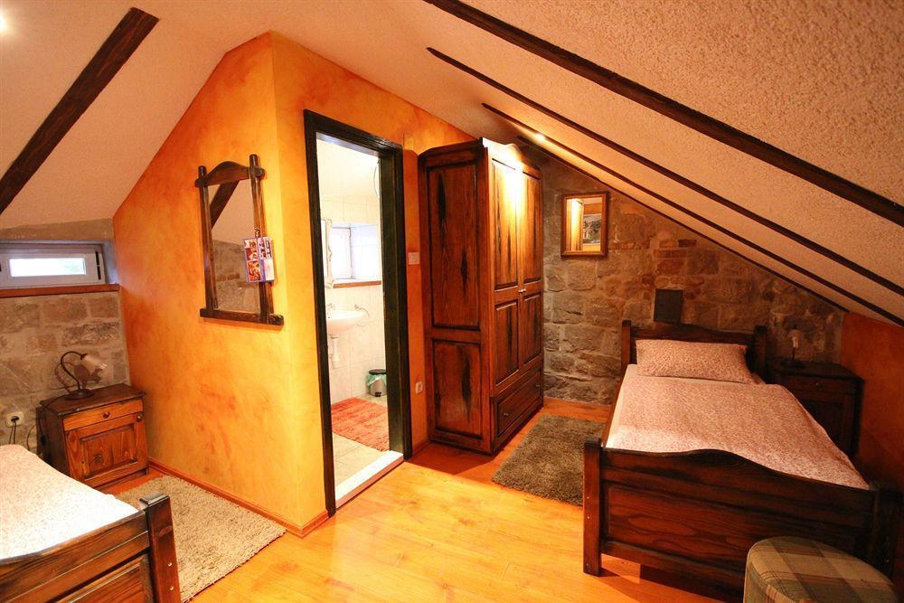 XIV Century Rooms Kaštela Exterior foto